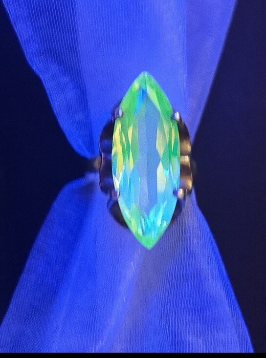 Taxco Jewelry - Uranium Vaseline Glass Ring - Elegant Women's Jewelry
